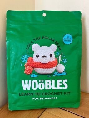 Woobles Beginner Crochet Kit Lola the Polar Bear New/Sealed